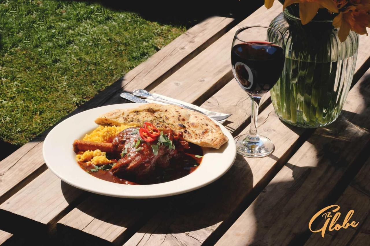 The Globe Inn Sampford Peverell ภายนอก รูปภาพ