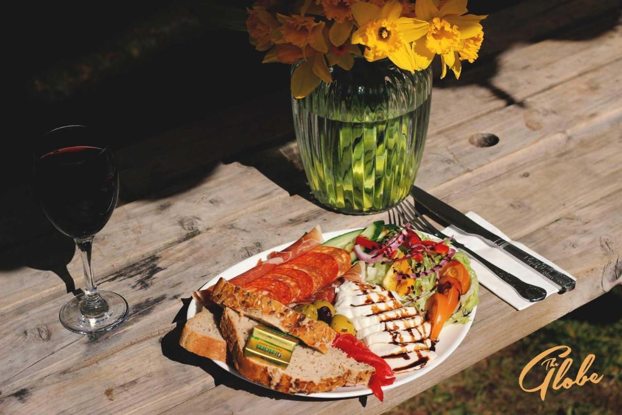 The Globe Inn Sampford Peverell ภายนอก รูปภาพ