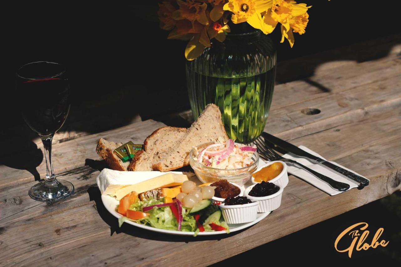 The Globe Inn Sampford Peverell ภายนอก รูปภาพ