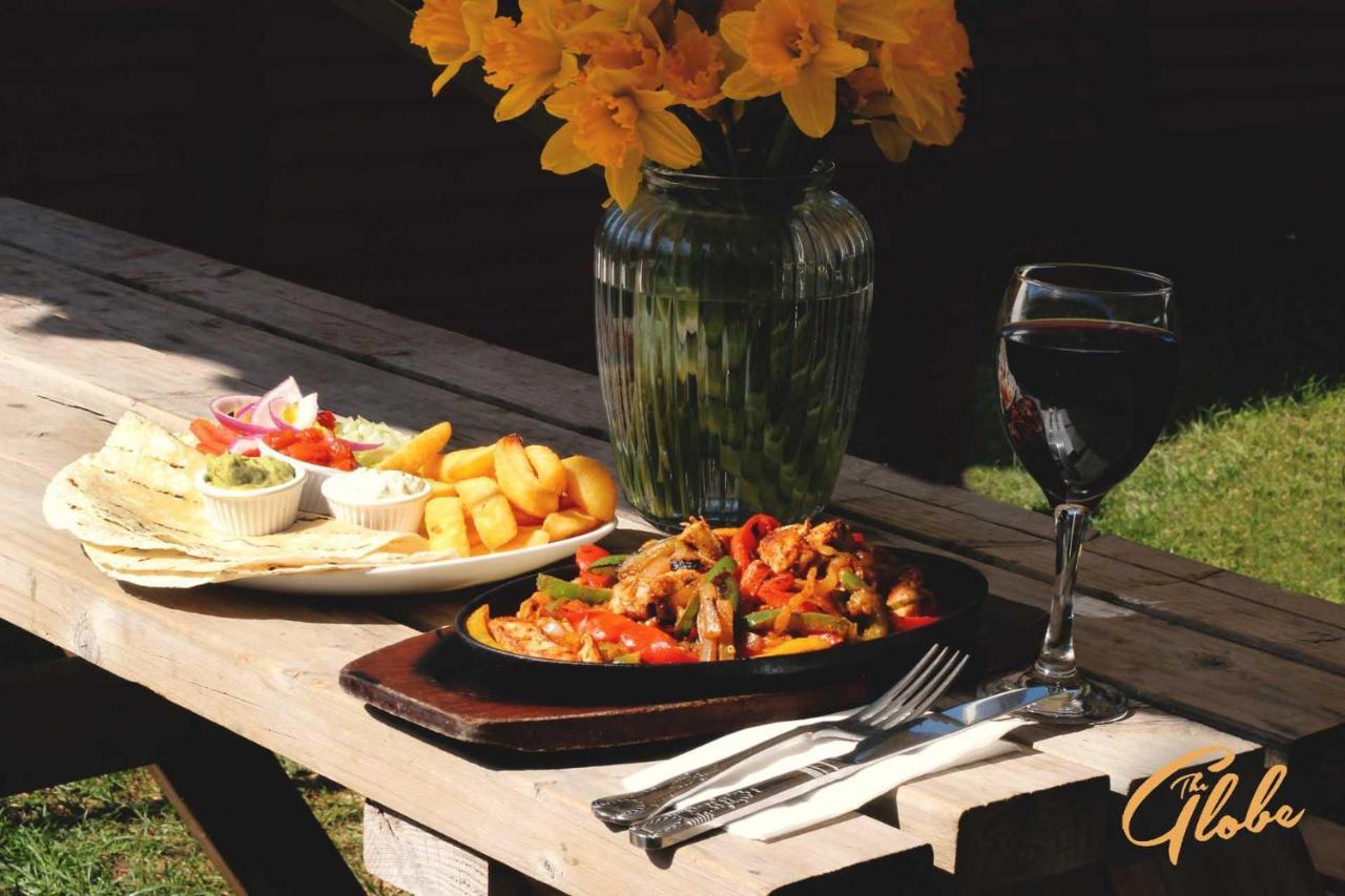 The Globe Inn Sampford Peverell ภายนอก รูปภาพ